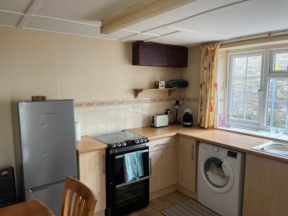 Coffee/tea facilities, Kitchen or kitchenette, oven, pet friendly, stove, toaster, washing machine