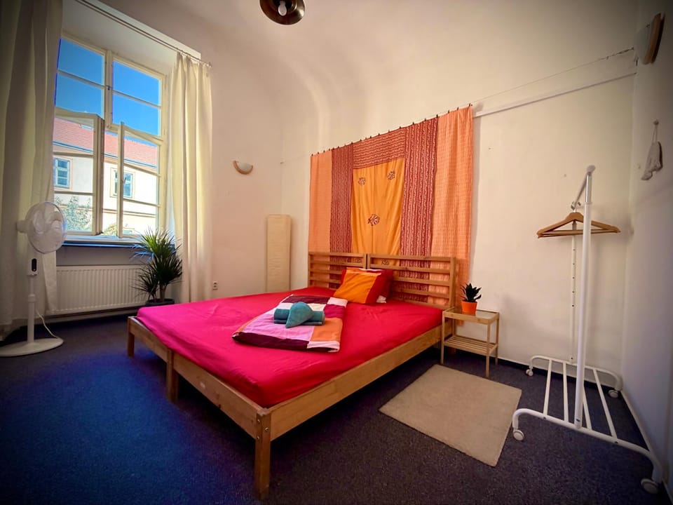 Old Town Center Just in 3 min Walk private room A Vacation rental in Prague