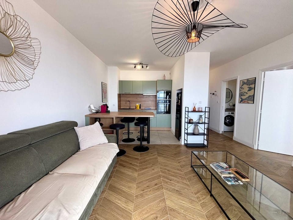 Kitchen or kitchenette, Living room, Dining area