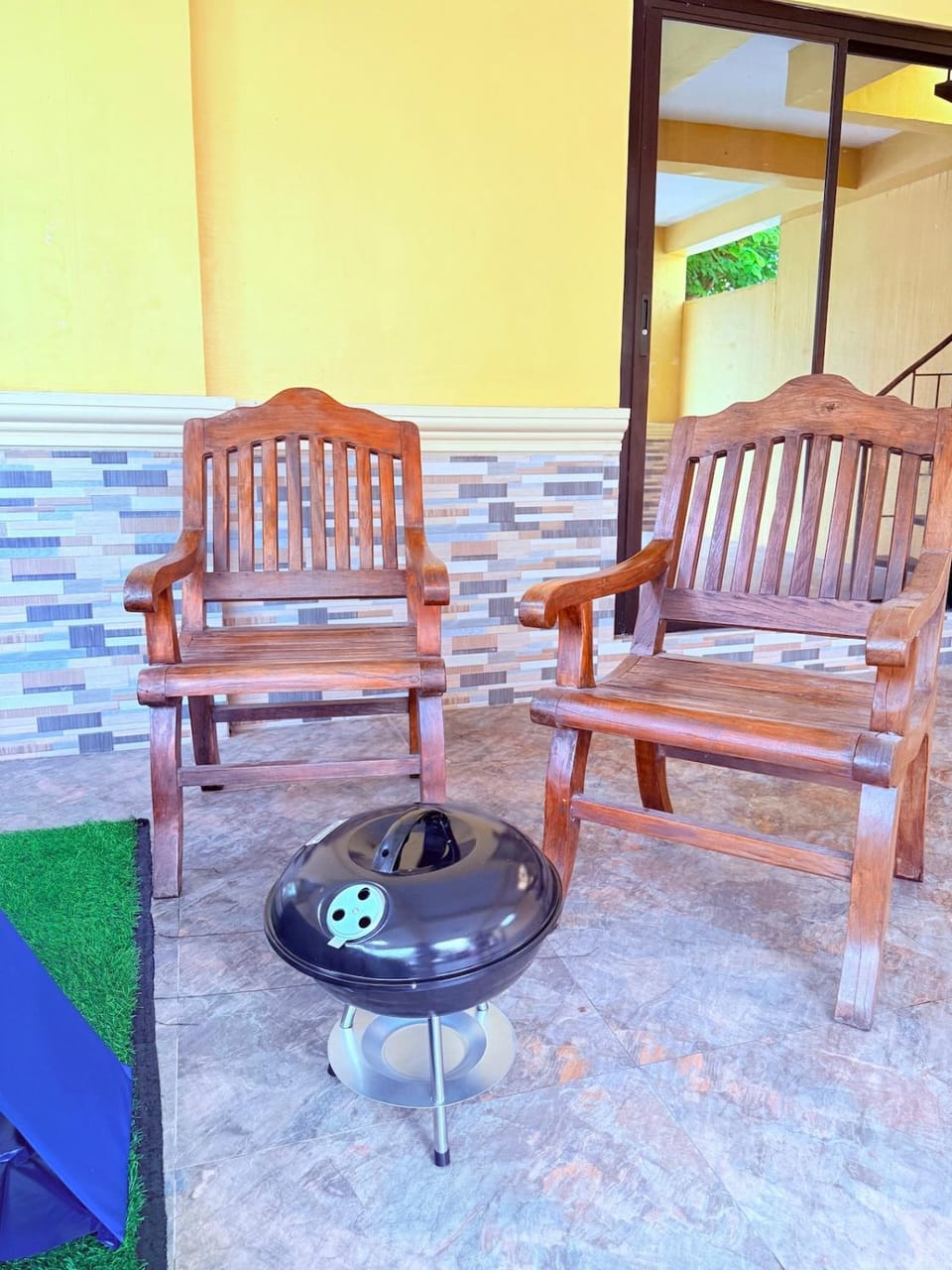 BBQ facilities, Seating area