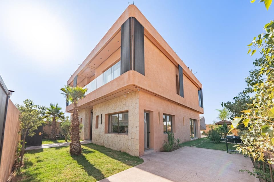 Villa Nabil by TheCasaEdition Cinema, Heated pool & Jaccuzi Villa in Marrakesh