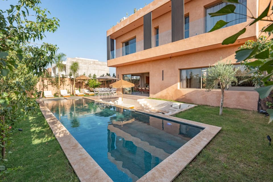Villa Nabil by TheCasaEdition Cinema, Heated pool & Jaccuzi Villa in Marrakesh
