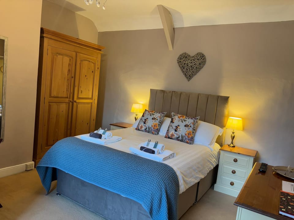 Bed, Decorative detail, Bedroom, towels, wardrobe