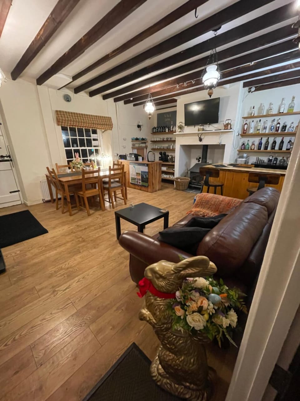 Coffee/tea facilities, Living room, Lounge or bar, Food and drinks, Seating area