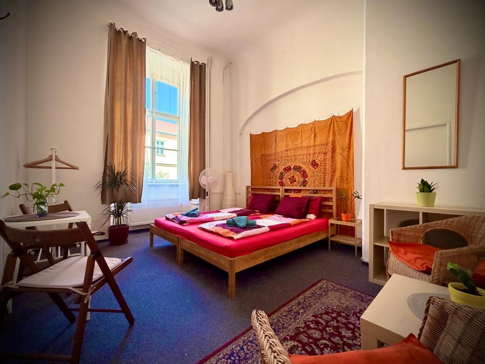 Old Town Center Just in 3 min Walk private room B Vacation rental in Prague