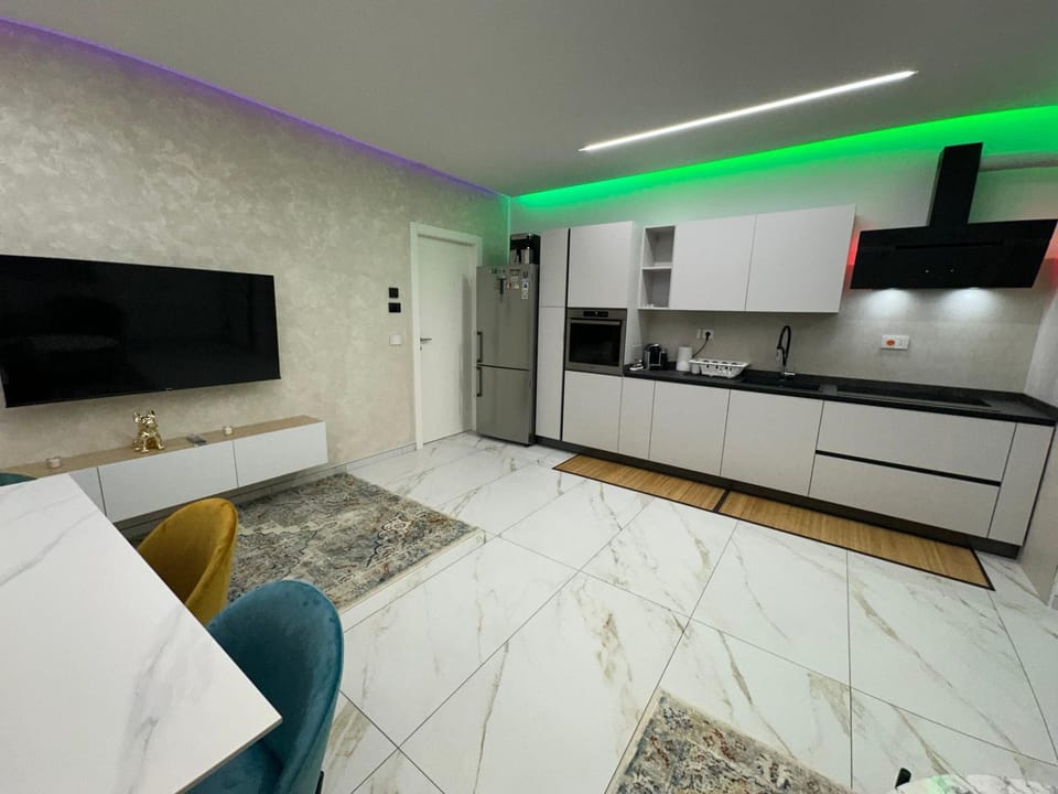 Kitchen or kitchenette, Living room
