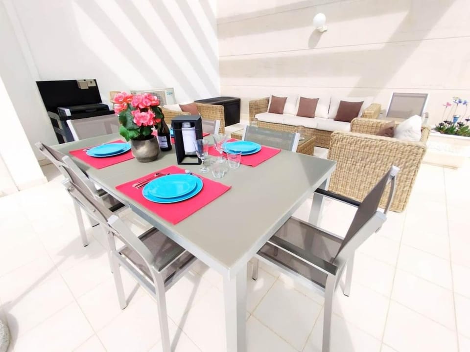 Balcony/Terrace, Dining area