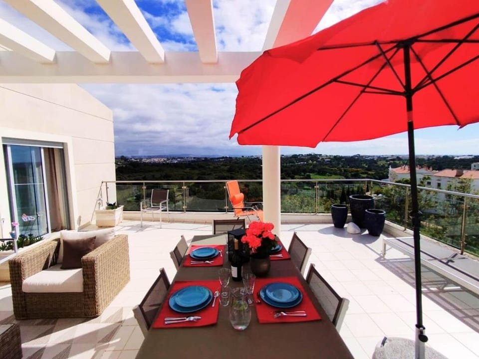 Patio, Day, Natural landscape, Balcony/Terrace, Dining area