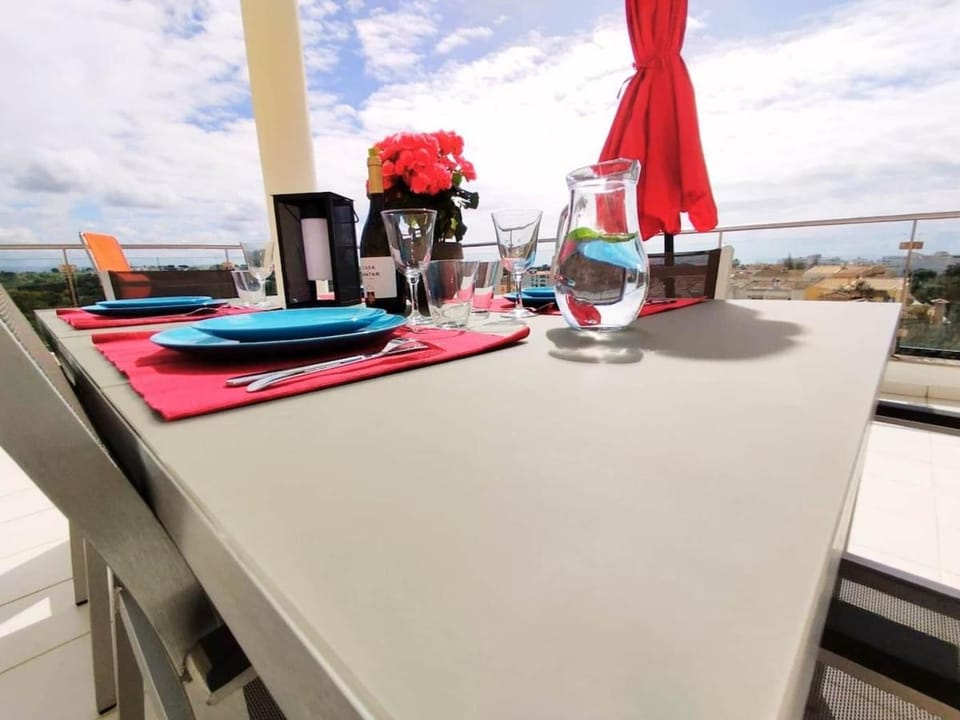 Natural landscape, Balcony/Terrace, Food and drinks, Dining area, Sea view