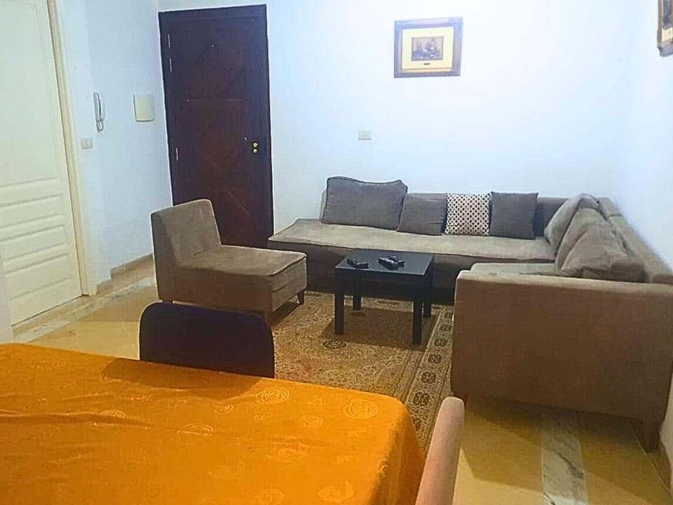 Spring, Activities, Living room, Decorative detail, Decorative detail, Seating area, Entertainment, heating, internet, internet, air conditioner