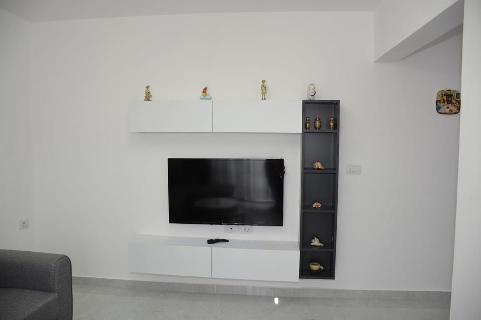 Communal lounge/ TV room, TV and multimedia