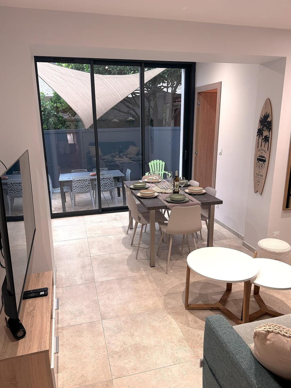 Summer, TV and multimedia, Dining area