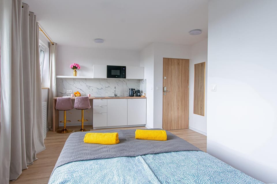 Coffee/tea facilities, Kitchen or kitchenette, microwave, oven, kitchen
