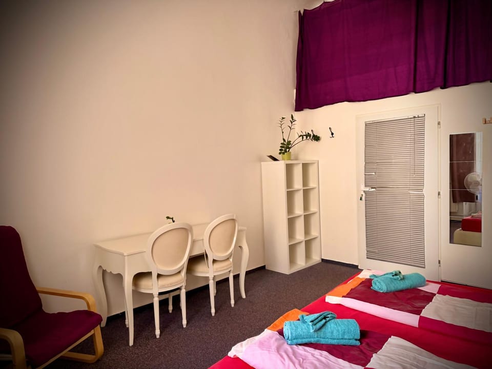 Old Town Center Just in 3 min Walk private room D Vacation rental in Prague