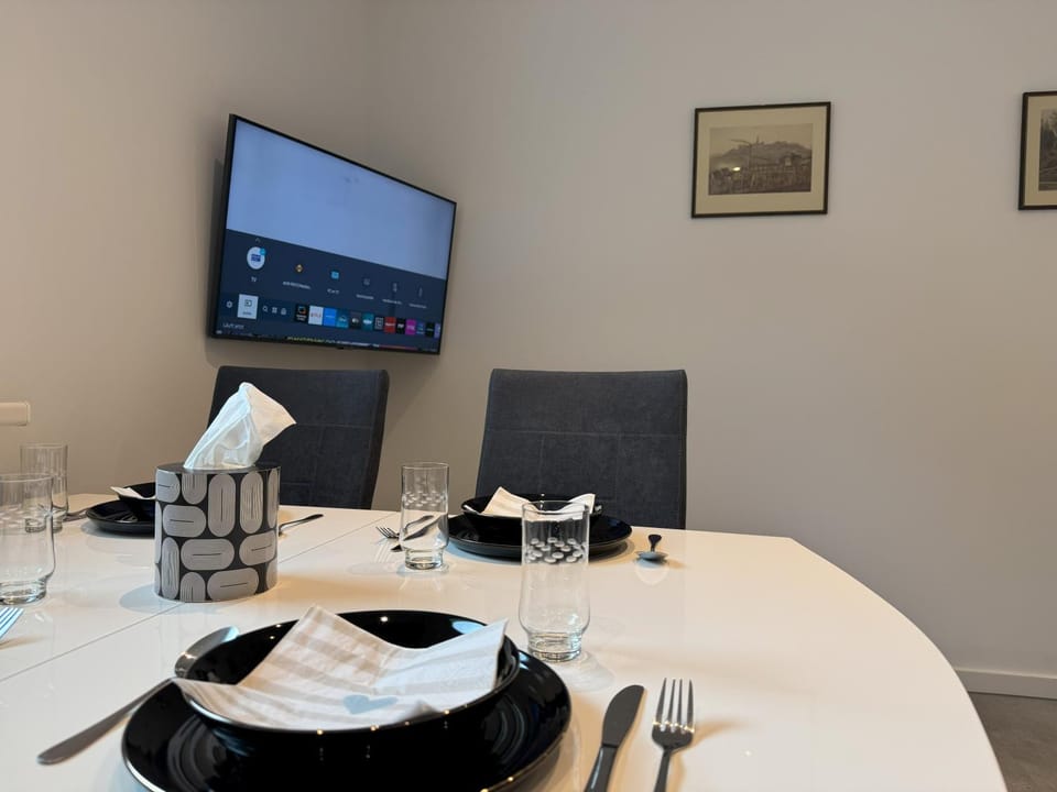 TV and multimedia, Dining area