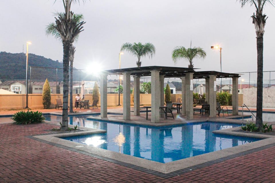 Day, Natural landscape, Mountain view, Pool view, Swimming pool, sunbed