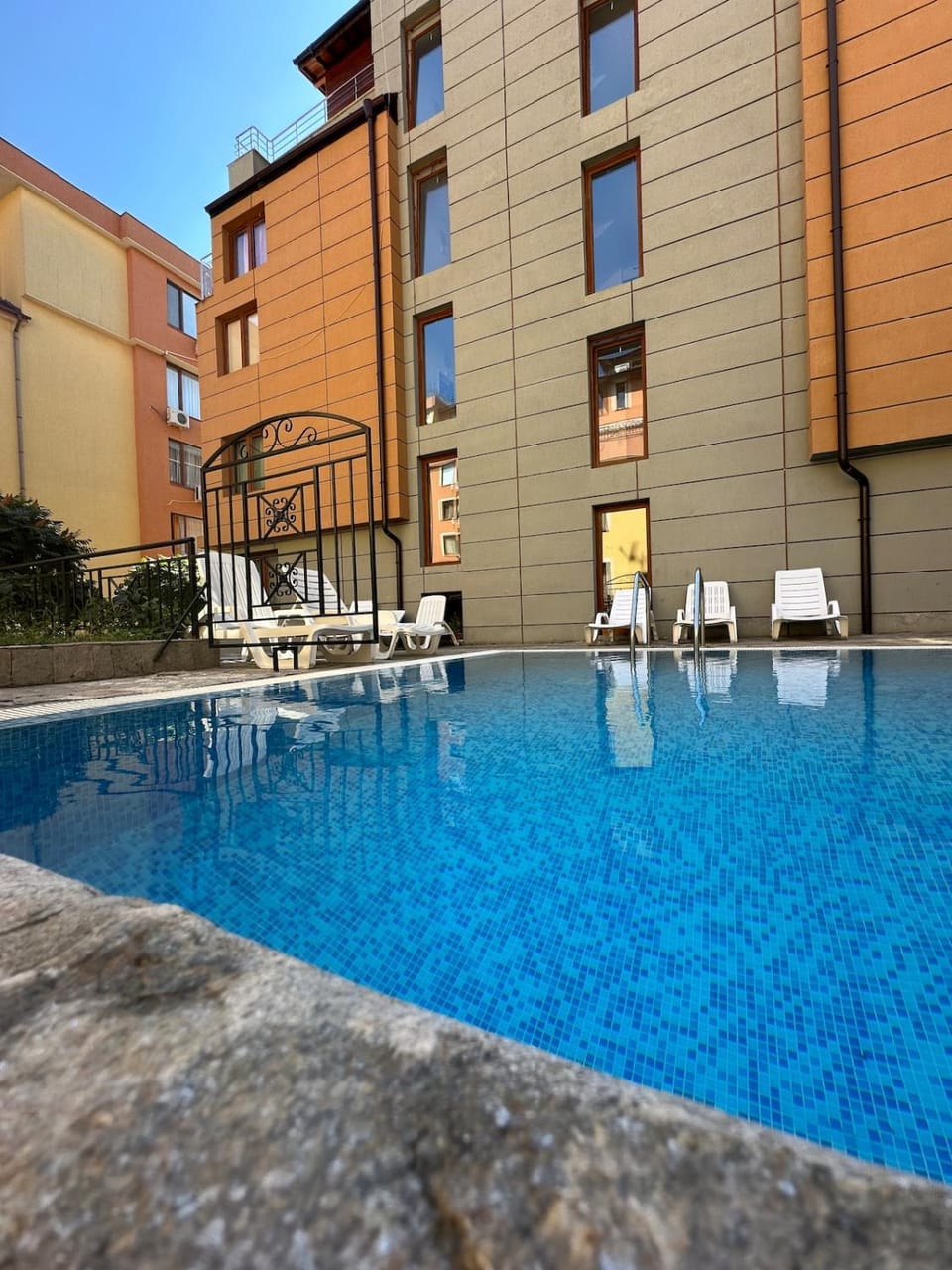 Swimming pool