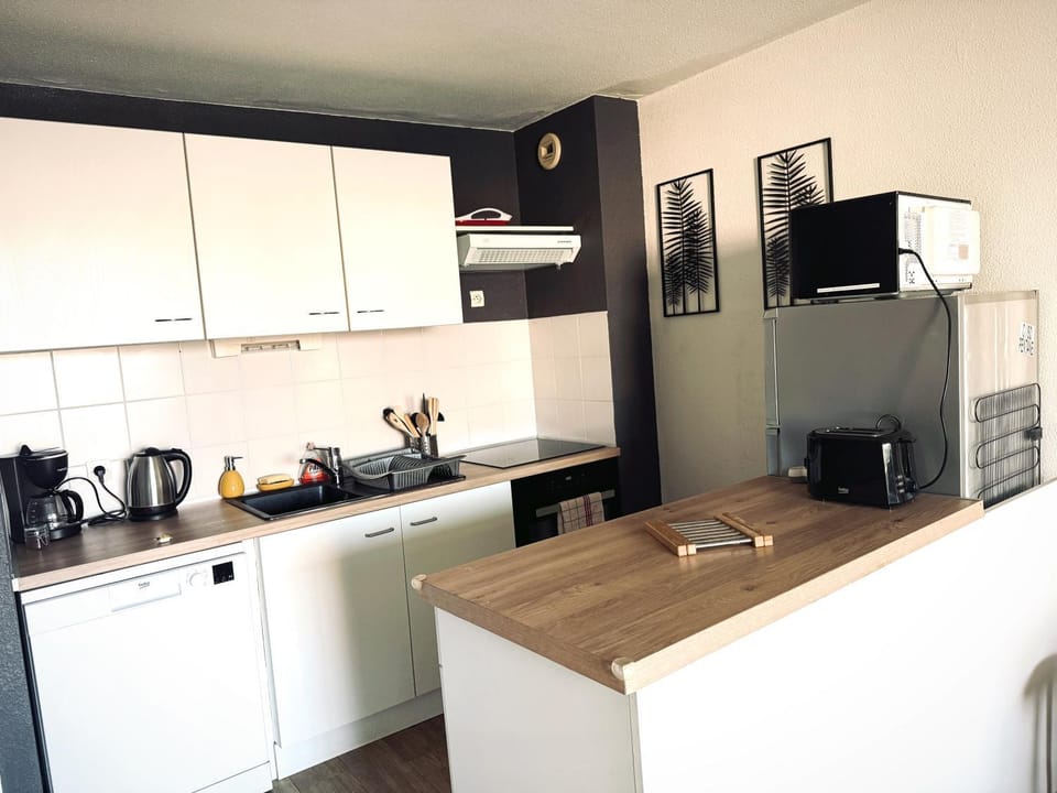 Kitchen or kitchenette, stove