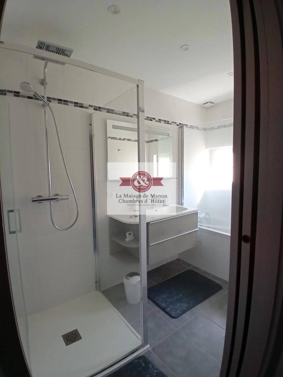 Shower, Toilet, Bathroom, Bathroom, Bath