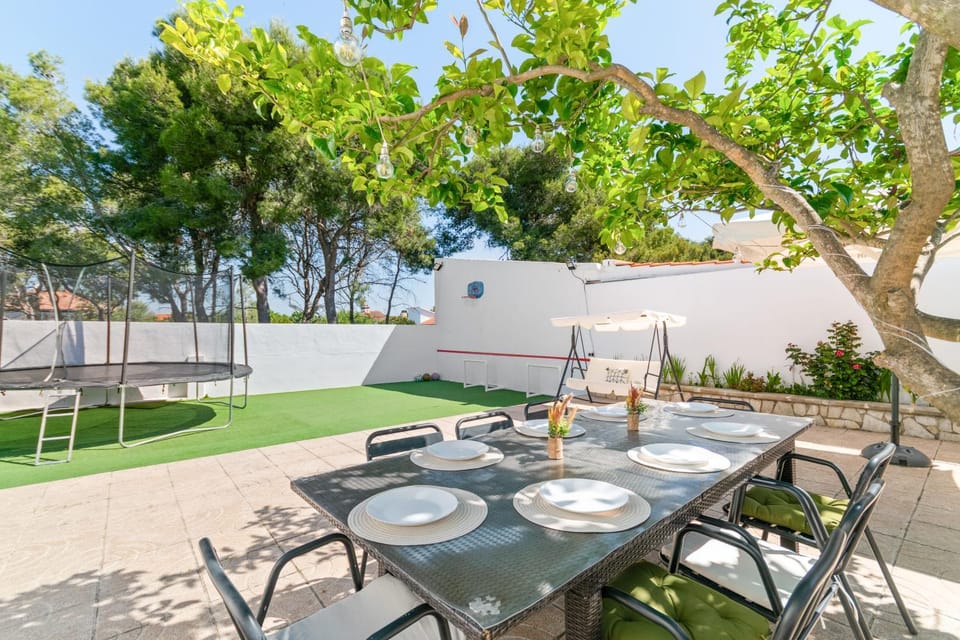Villa con Piscina Privada y Vistas al Garraf cerca de Sitges House in Garraf