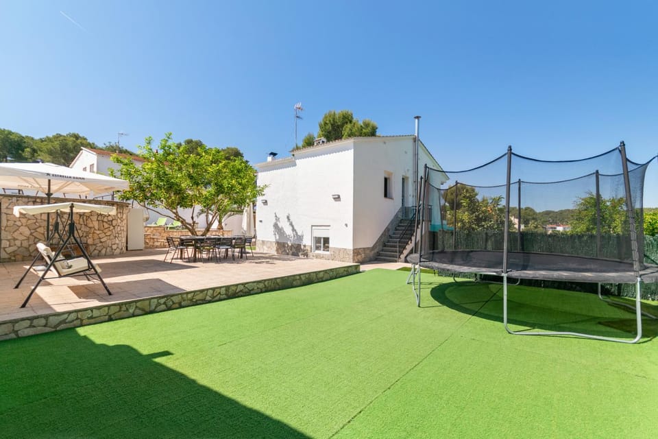 Villa con Piscina Privada y Vistas al Garraf cerca de Sitges House in Garraf