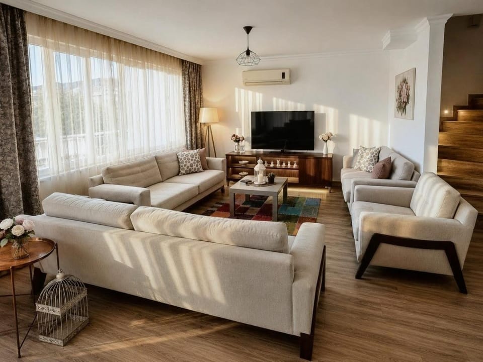 Communal lounge/ TV room, TV and multimedia, Living room, Seating area