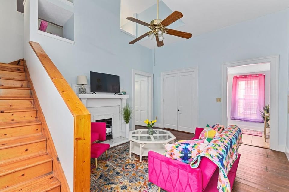 Communal lounge/ TV room, TV and multimedia, Living room, Evening entertainment