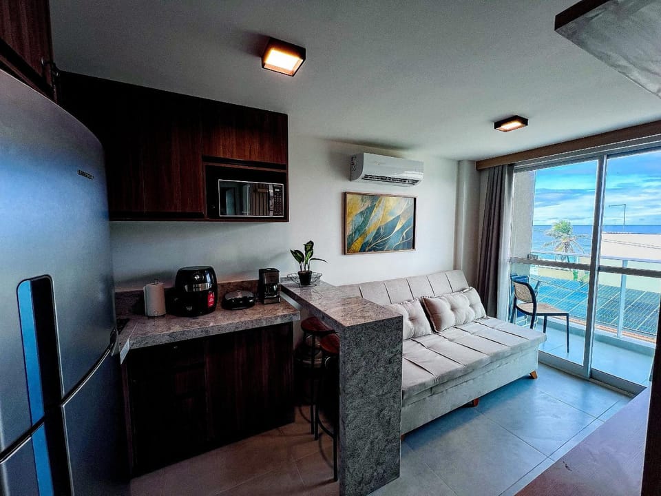 View (from property/room), Balcony/Terrace, Kitchen or kitchenette, Seating area, Dining area, Sea view, Area and facilities, stove