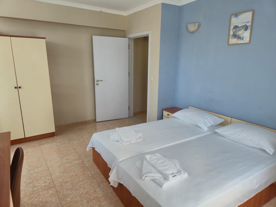 Bed, Photo of the whole room, Bedroom, towels, wardrobe