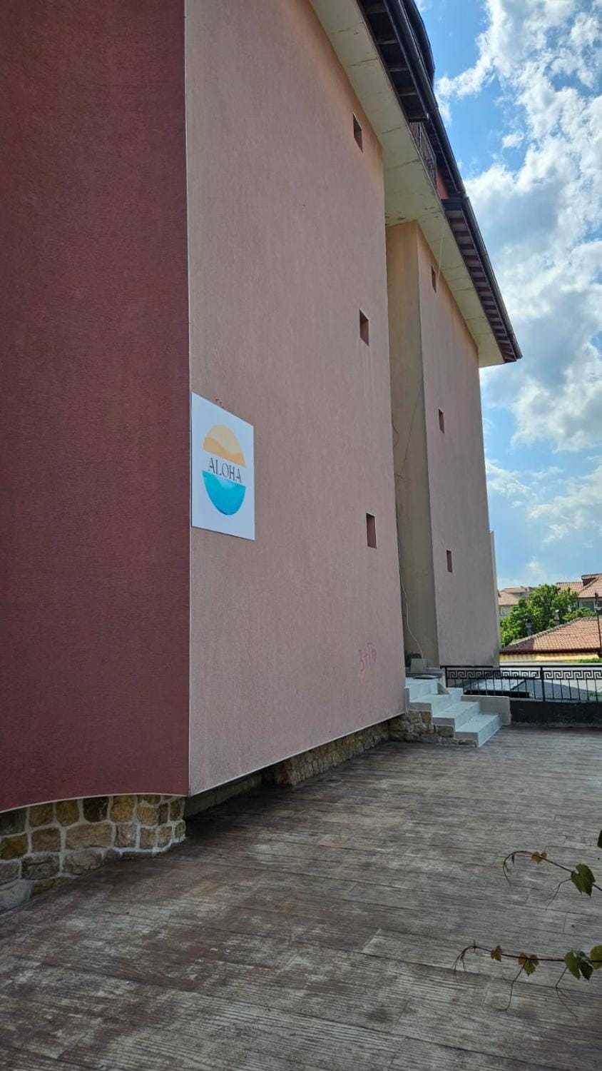 Property building, Day