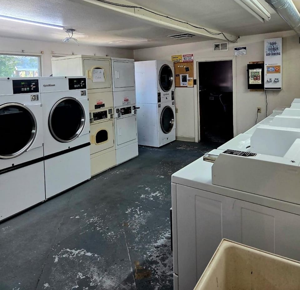 Area and facilities, laundry, washing machine, dryer