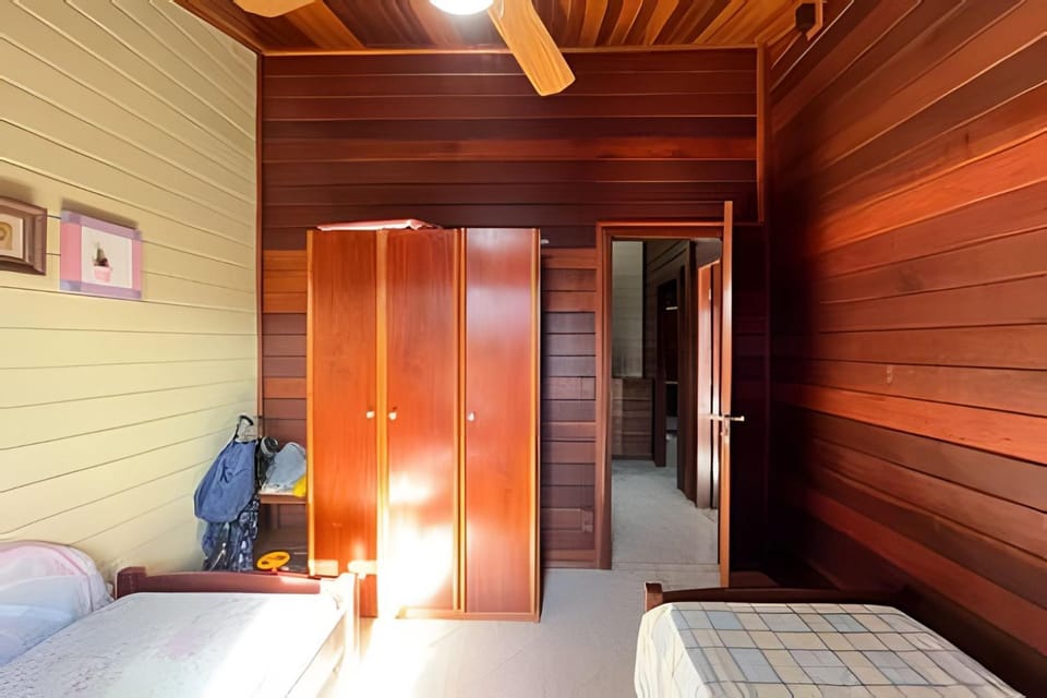 Casa de praia em condomínio com ar-condicionado e piscina House in Bertioga