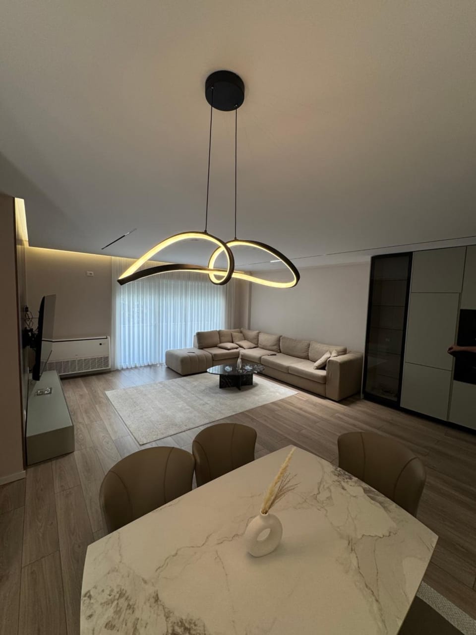 Modern Lake Apartment Tirana - Quiet Stay near Liqeni i Thatë Apartment in Tirana