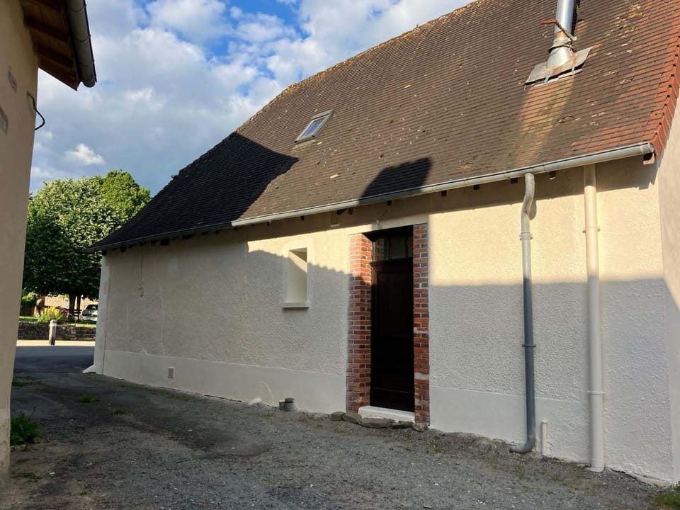 Property building, Day, Neighbourhood, Natural landscape, Street view