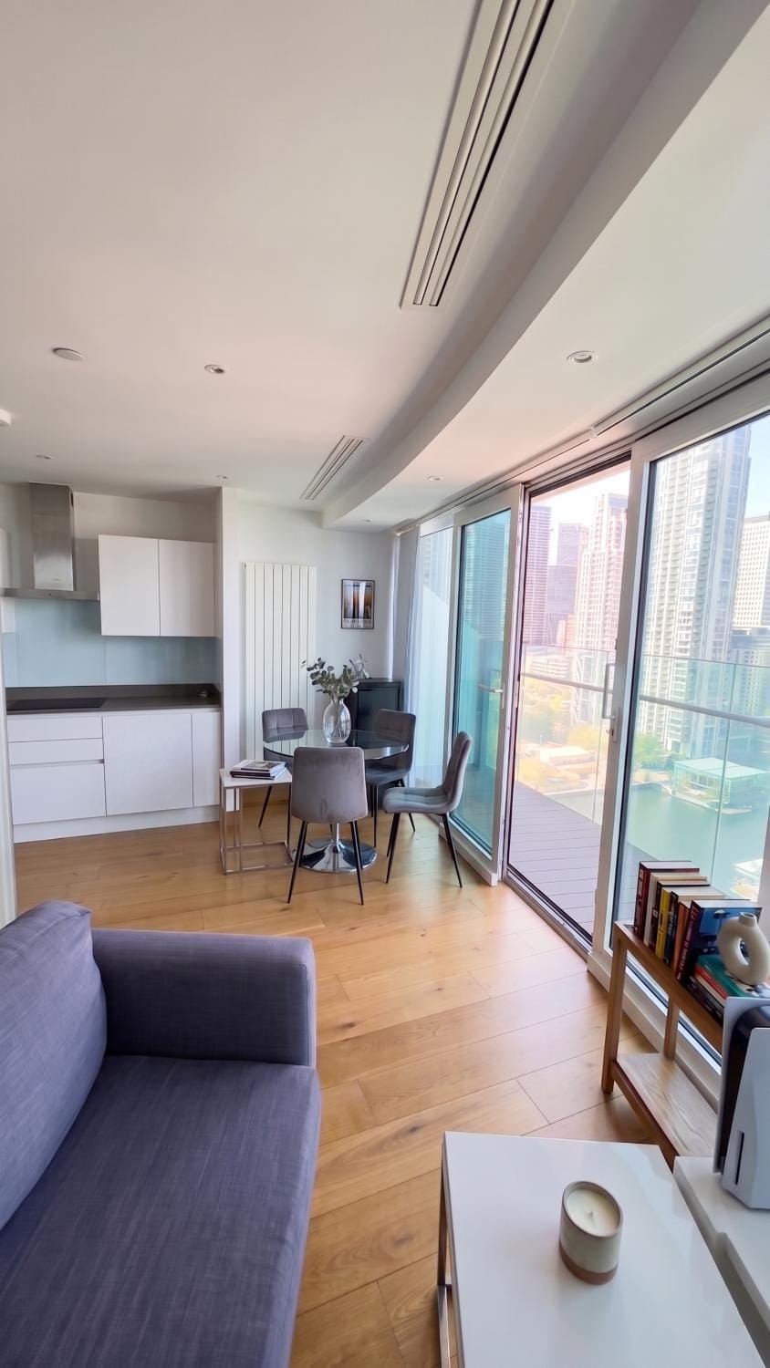 View (from property/room), Kitchen or kitchenette, Living room, Seating area