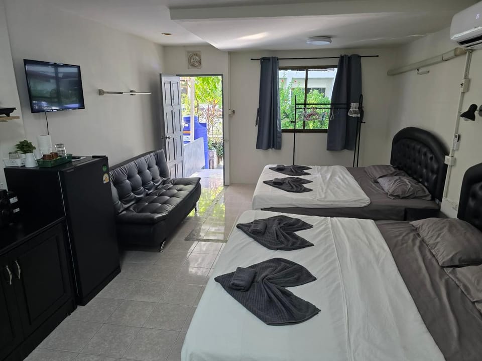 Sunflower Guesthouse Hotel in Karon