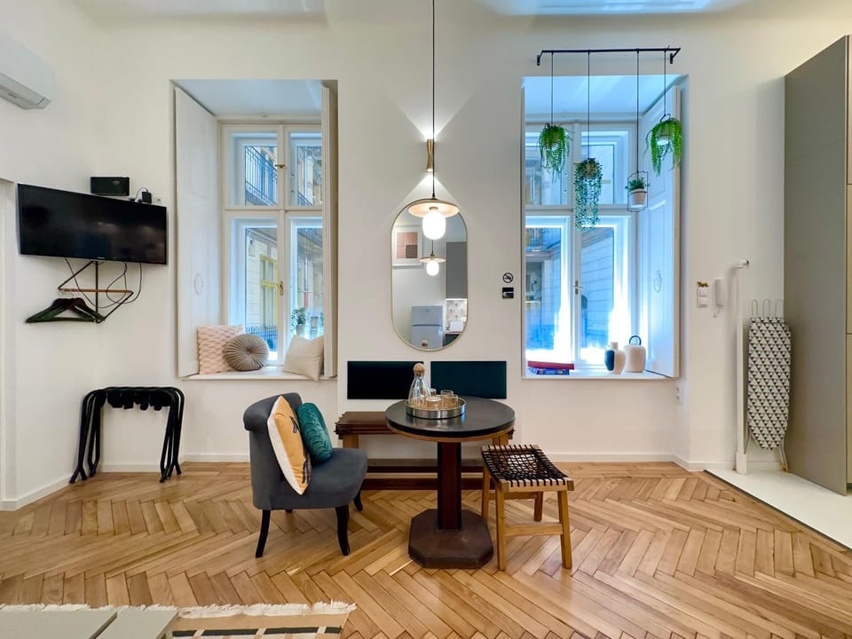 TV and multimedia, Dining area