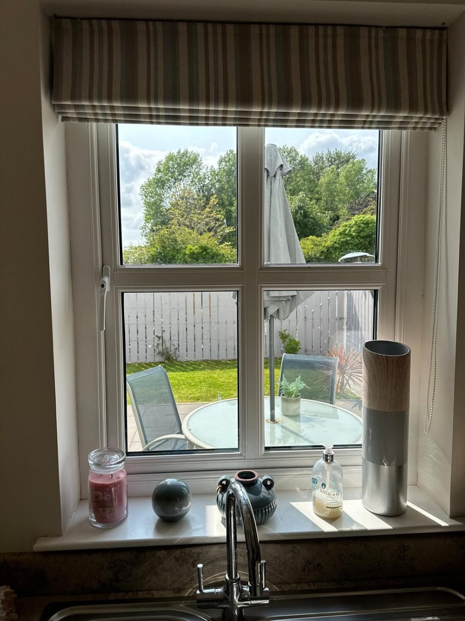 Modern 3-bed house in Coleraine House in Coleraine