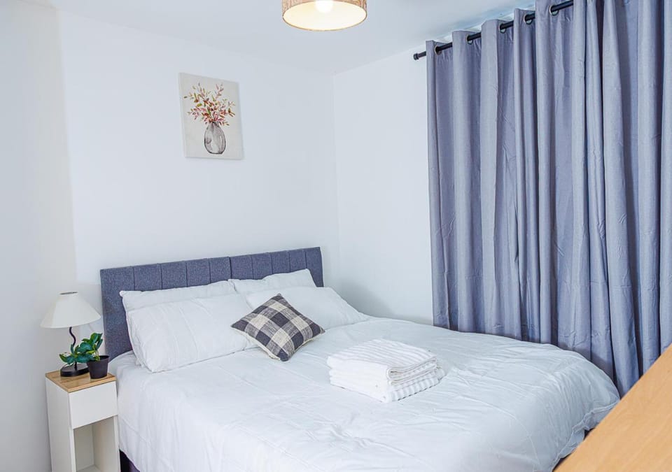 Monea Retreat a Modern 2bedroom and 2 bathroom apartment in Coventry Apartment in Coventry