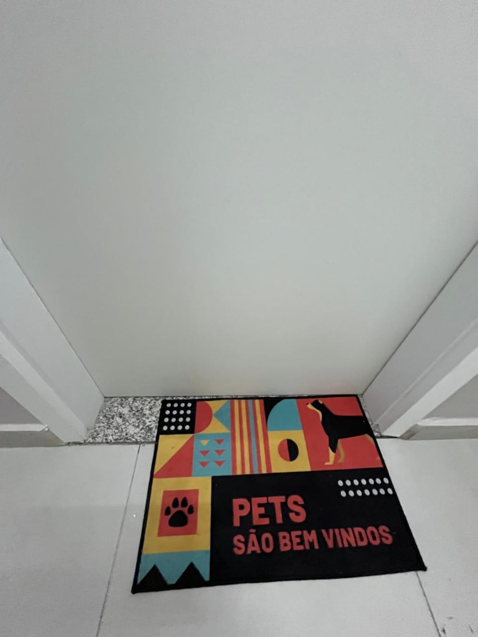 Facade/entrance, Pets