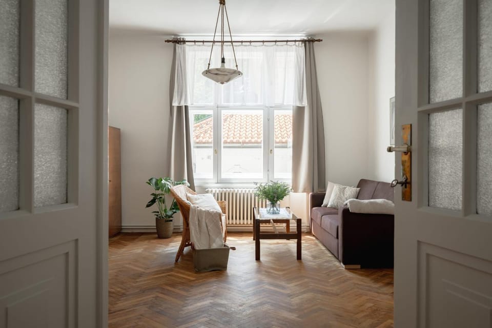 Living room, Photo of the whole room