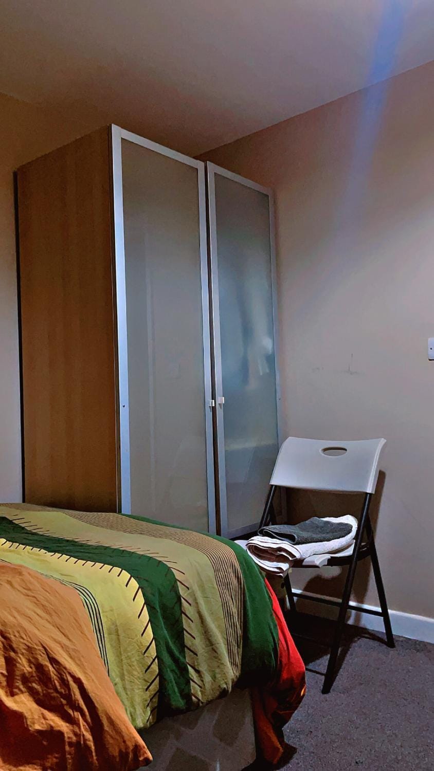 Private Double Bedroom in a 2Bedroom Shared Flat Super Fast WiFi & Paid Parking On-Site Apartment in Coventry