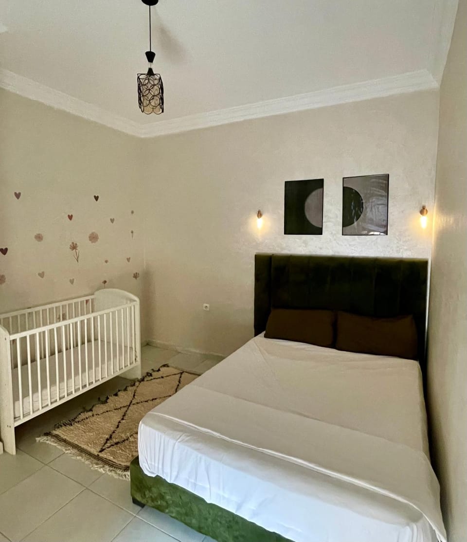 Bed, Photo of the whole room, Bedroom, cot
