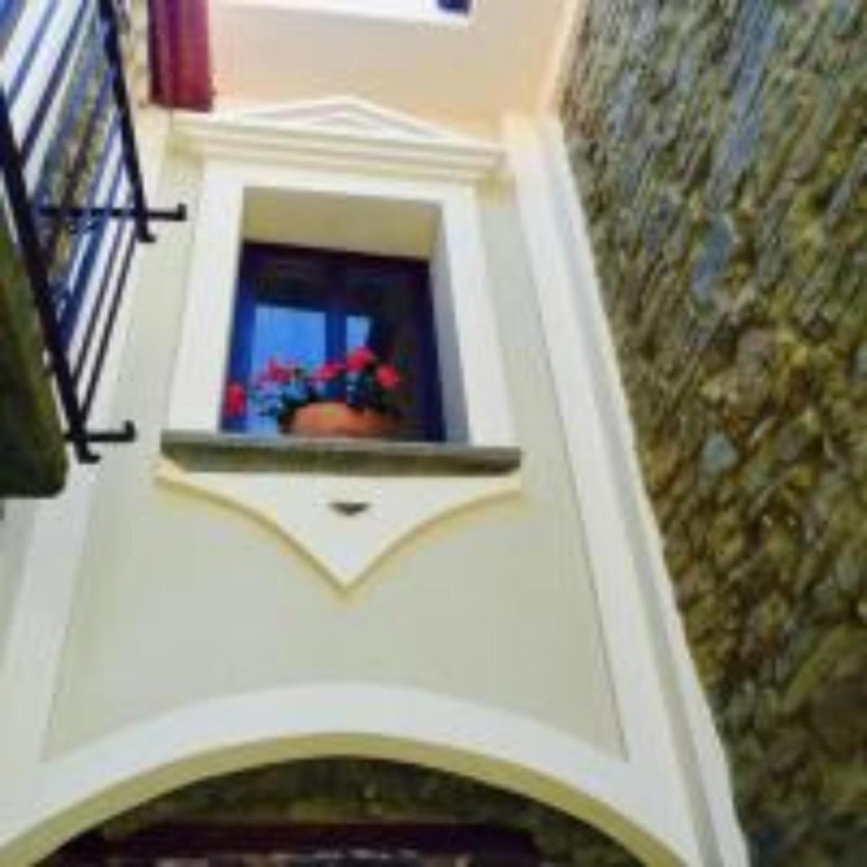 Property building, Decorative detail
