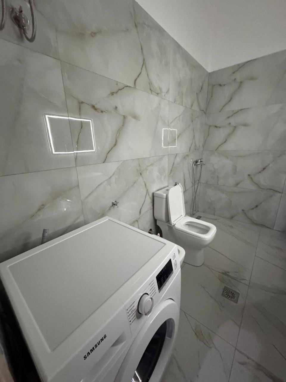 Bathroom, washing machine