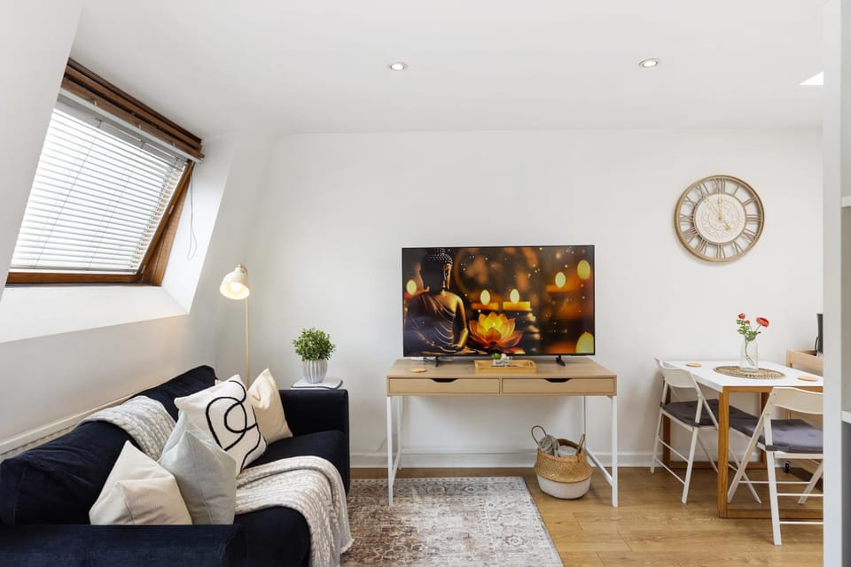 TV and multimedia, Seating area