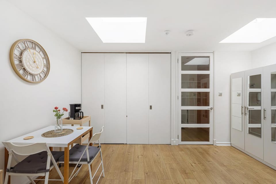 Dining area, wardrobe
