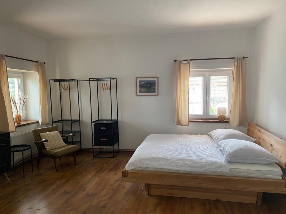 Bed, Living room, Bedroom
