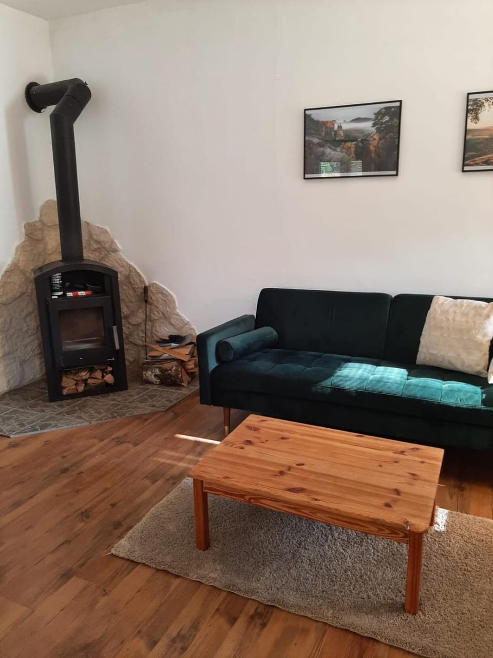 Living room, Seating area, fireplace