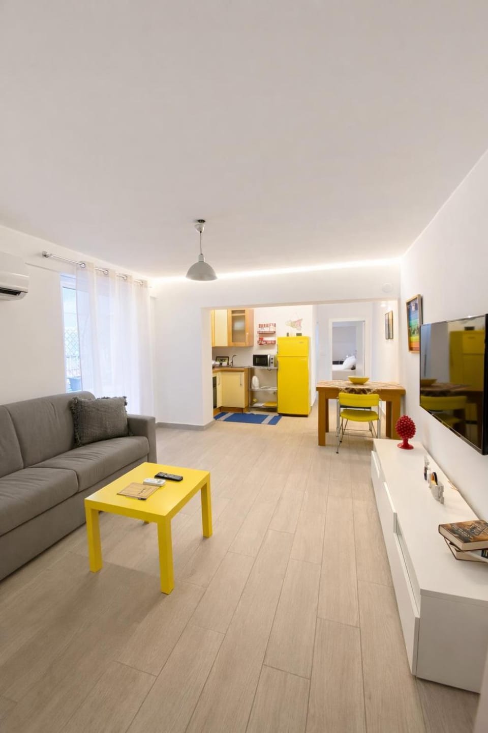 Living room, Dining area